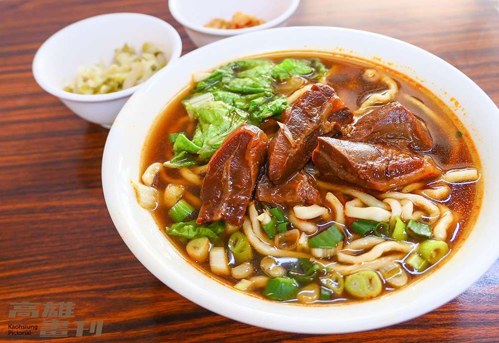 香園牛肉麵軍校店