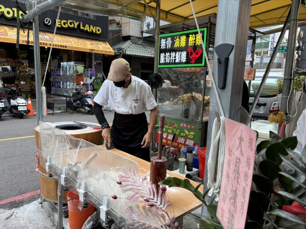 台中一中街美食梅乾歲月攤位外觀